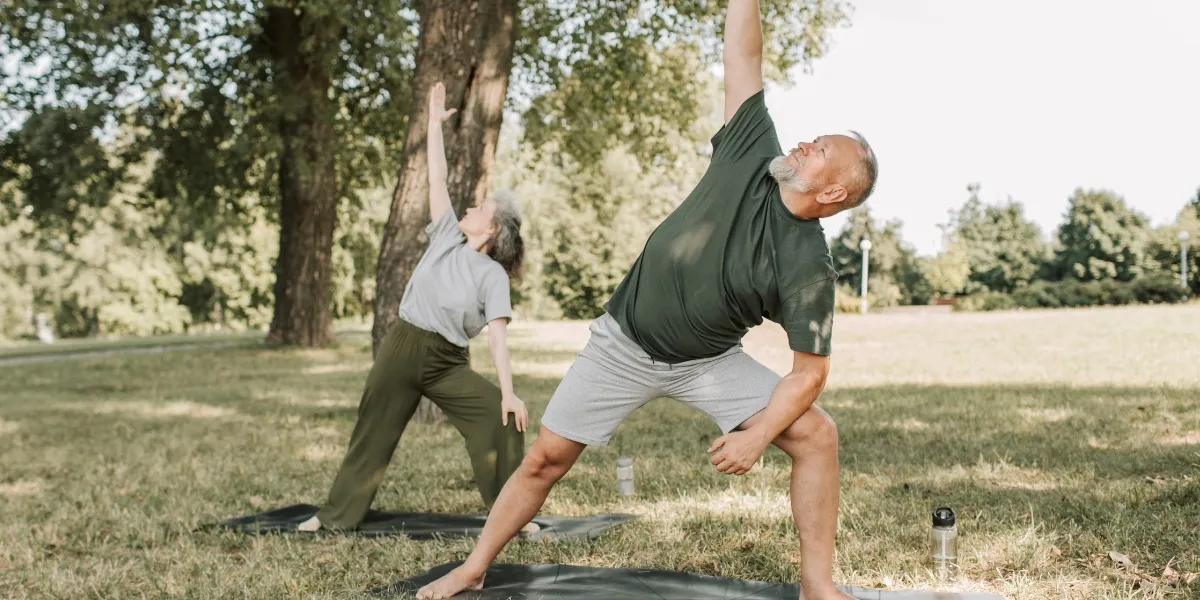 Bagaimana Cara Menjaga Kesehatan Tulang Di Usia Tua