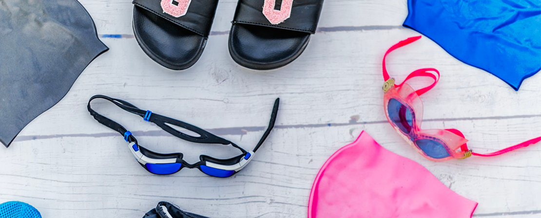12 Perlengkapan Renang yang Harus Dibawa saat Liburan